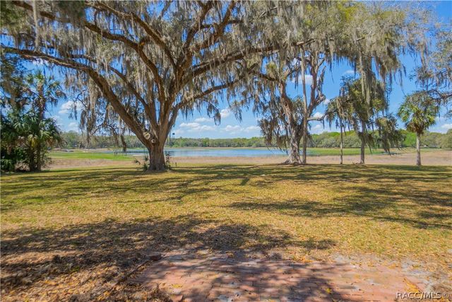 8050 S Baker Avenue, Floral City, FL 34436