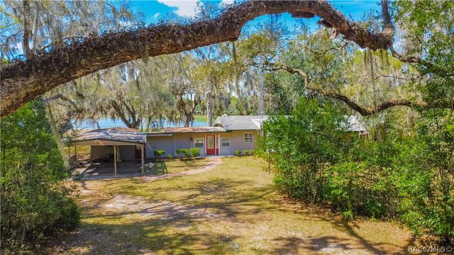 8050 S Baker Avenue, Floral City, FL 34436