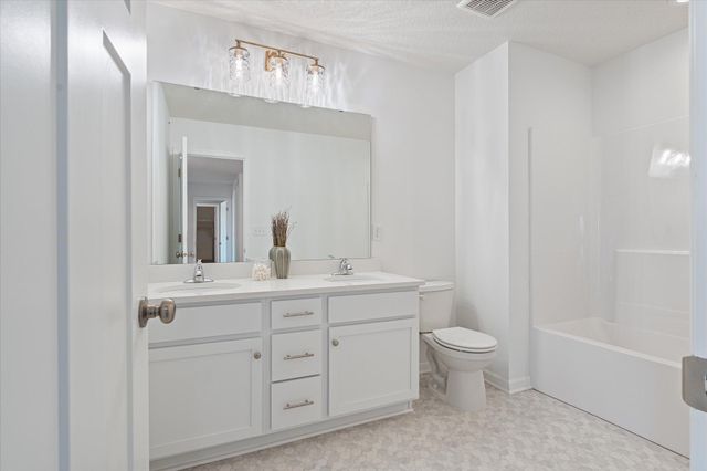 6733 Jorgensen Avenue S, Cottage Grove, MN 55016