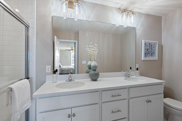 6733 Jorgensen Avenue S, Cottage Grove, MN 55016