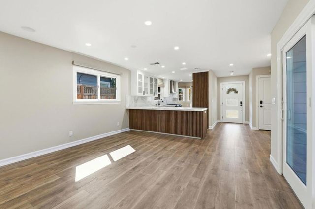 2125 Howard, San Carlos, CA 94070
