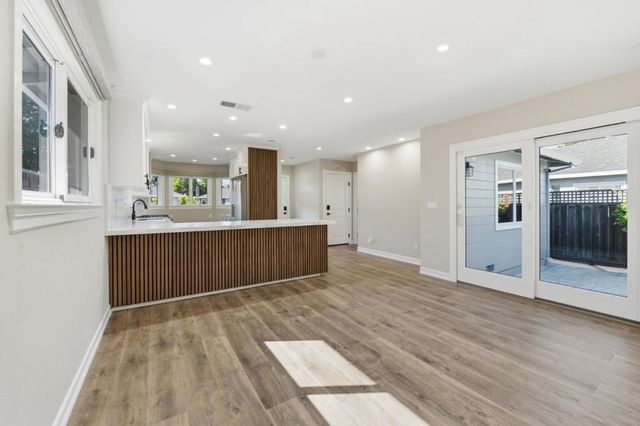 2125 Howard, San Carlos, CA 94070