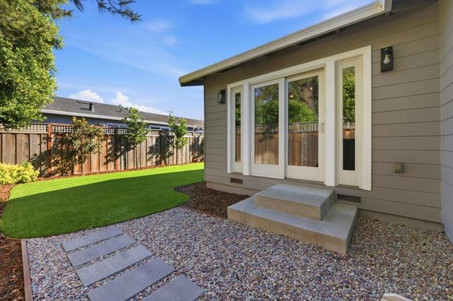 2125 Howard, San Carlos, CA 94070