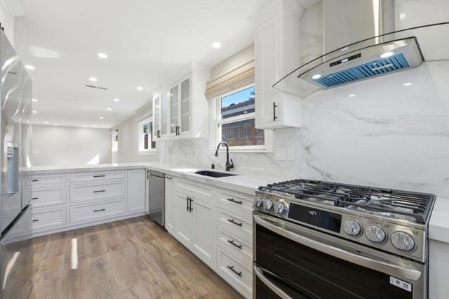 2125 Howard, San Carlos, CA 94070