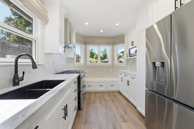 2125 Howard, San Carlos, CA 94070