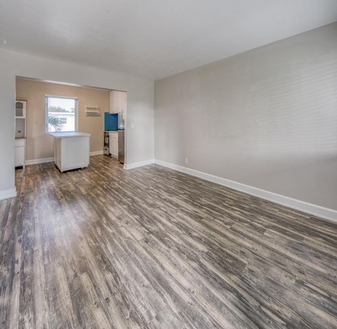 101 S Palmway Unit 11, Lake Worth Beach, FL 33460