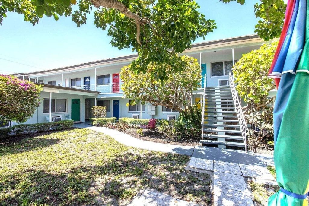 101 S Palmway Unit 11, Lake Worth Beach, FL 33460