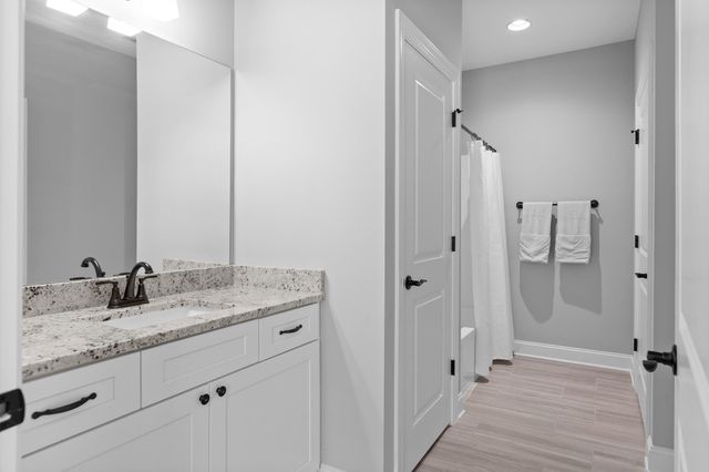 815 Wellstone Drive, Chattanooga, TN 37405