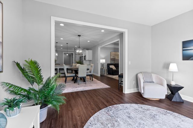 815 Wellstone Drive, Chattanooga, TN 37405