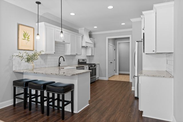 815 Wellstone Drive, Chattanooga, TN 37405