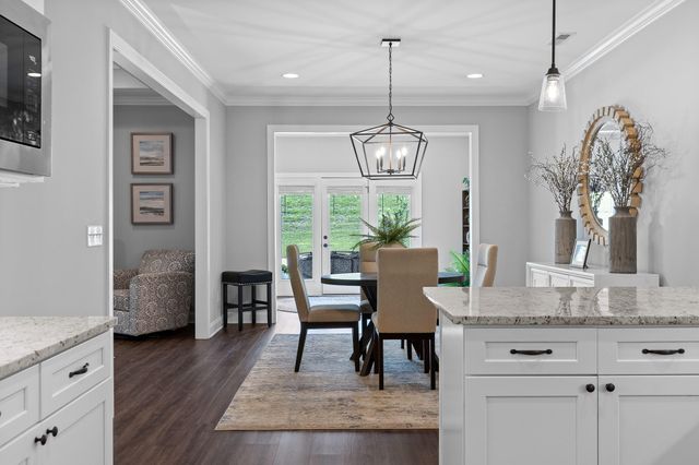 815 Wellstone Drive, Chattanooga, TN 37405