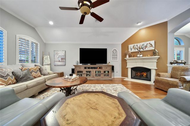 1833 Pembrook Circle, Conroe, TX 77301