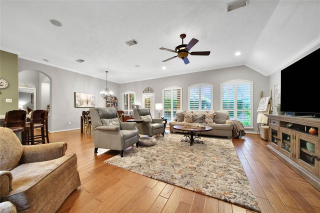 1833 Pembrook Circle, Conroe, TX 77301