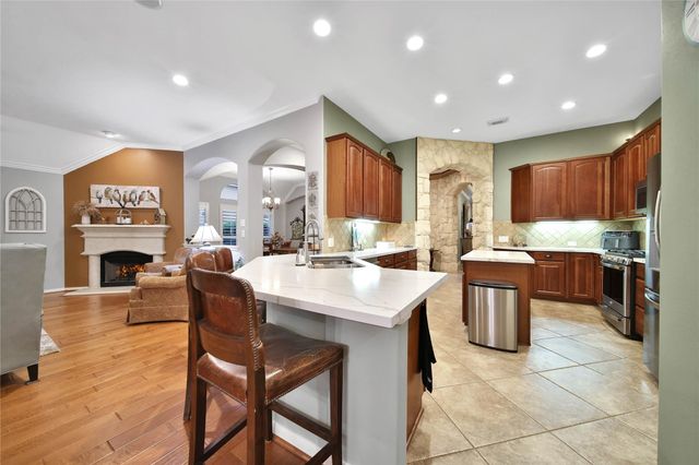 1833 Pembrook Circle, Conroe, TX 77301