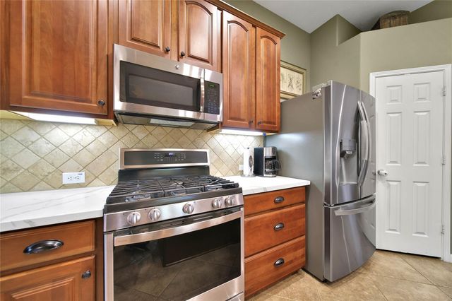 1833 Pembrook Circle, Conroe, TX 77301