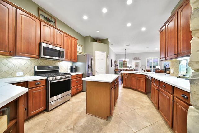 1833 Pembrook Circle, Conroe, TX 77301