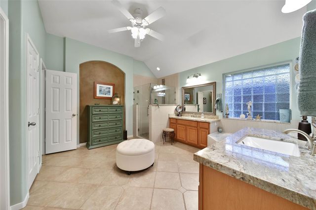 1833 Pembrook Circle, Conroe, TX 77301