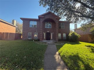 2122 Loretta Lane, Rowlett, TX 75088