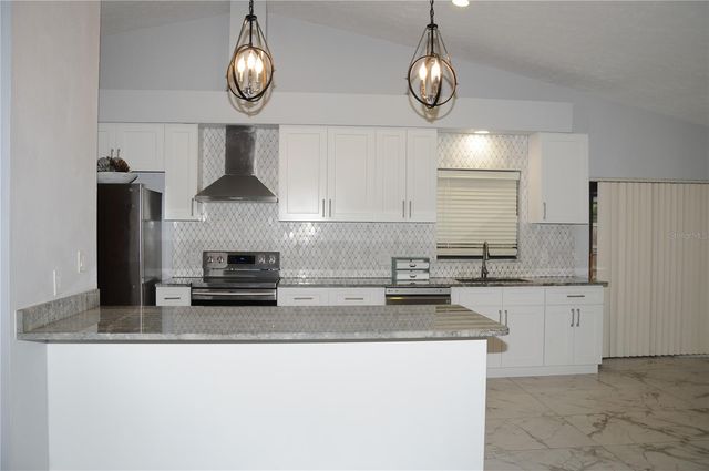 2106 WHITLOCK PLACE, Dover, FL 33527