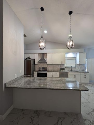 2106 WHITLOCK PLACE, Dover, FL 33527