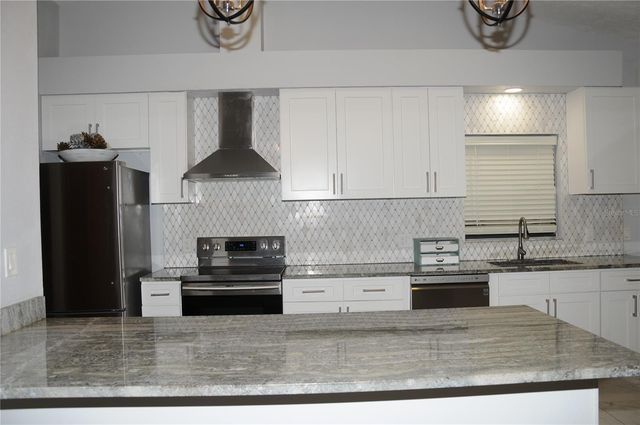 2106 WHITLOCK PLACE, Dover, FL 33527