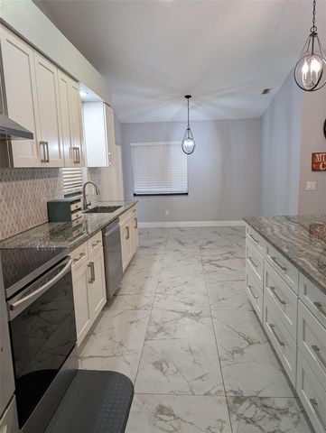 2106 WHITLOCK PLACE, Dover, FL 33527