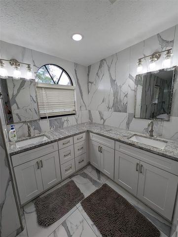 2106 WHITLOCK PLACE, Dover, FL 33527