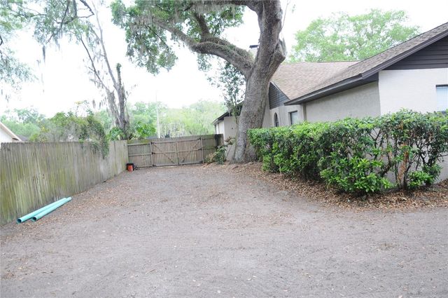 2106 WHITLOCK PLACE, Dover, FL 33527