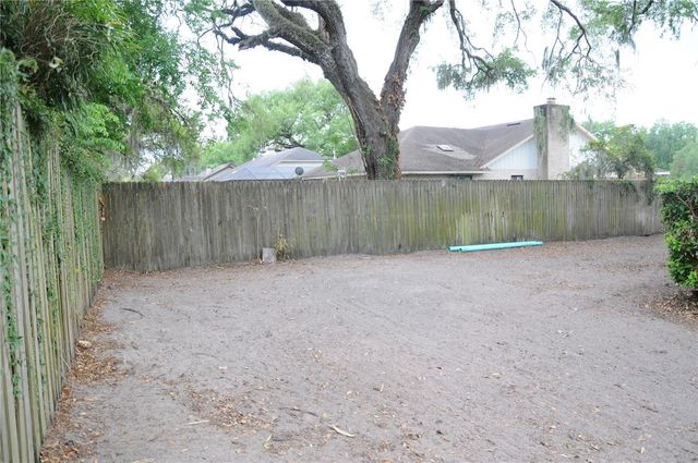 2106 WHITLOCK PLACE, Dover, FL 33527