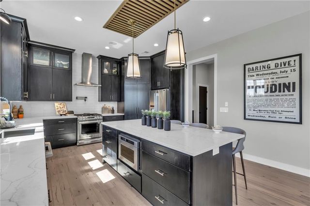 17385 W 169th Place, Olathe, KS 66062