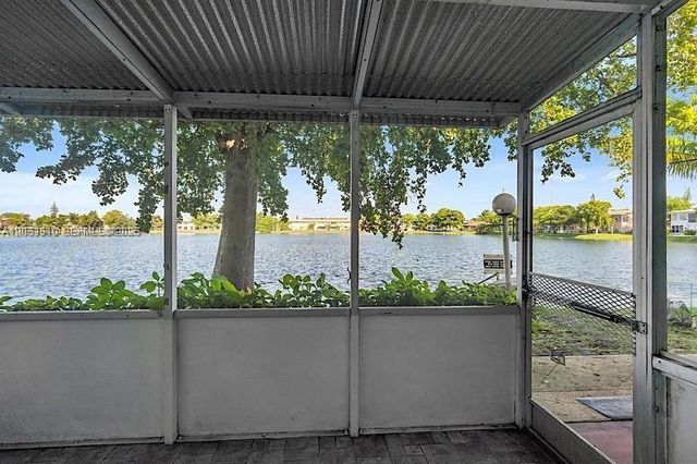 19000 NE 3rd Ct 405, Miami, FL 33179