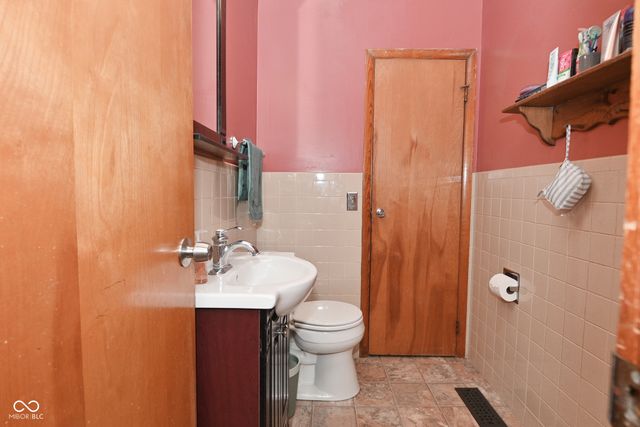 2517 Lawrence Avenue, Indianapolis, IN 46227