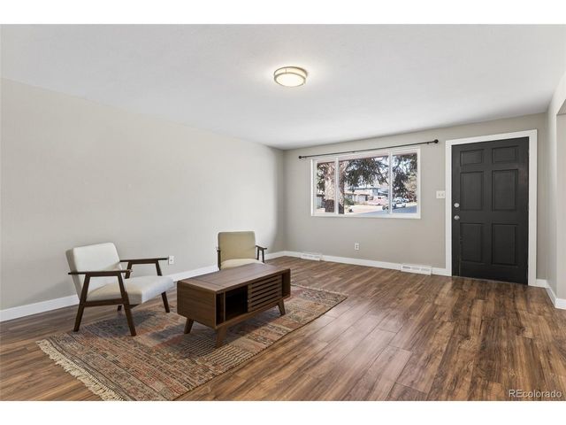 9022 W Washburn Pl, Lakewood, CO 80227