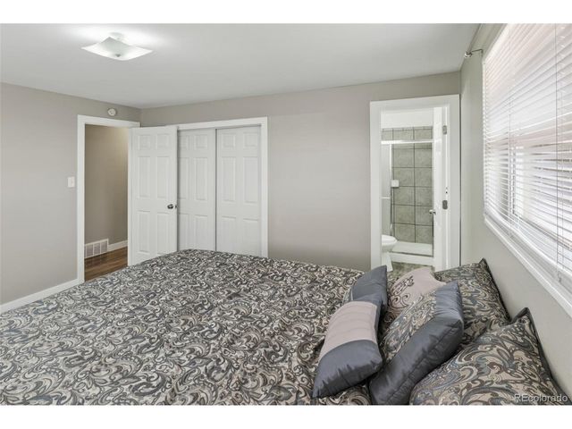 9022 W Washburn Pl, Lakewood, CO 80227