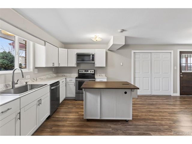 9022 W Washburn Pl, Lakewood, CO 80227