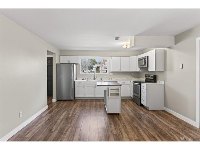 9022 W Washburn Pl, Lakewood, CO 80227