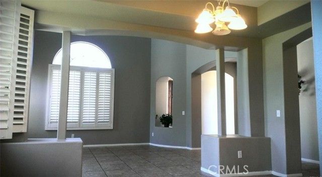 43 Valencia Lane, Redlands, CA 92374