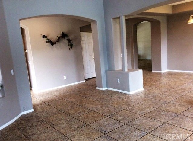 43 Valencia Lane, Redlands, CA 92374