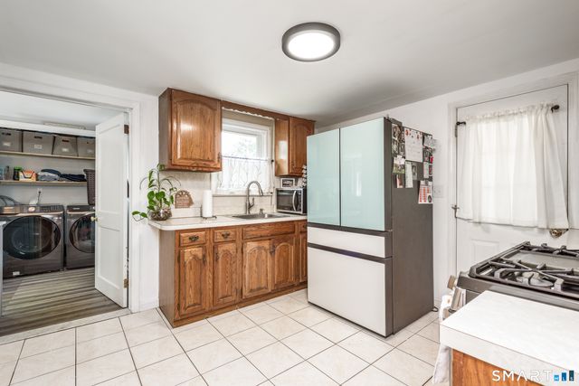 471 Forbes Street, East Hartford, CT 06118