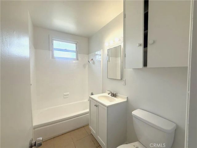 490 Avignon Court, Riverside, CA 92501