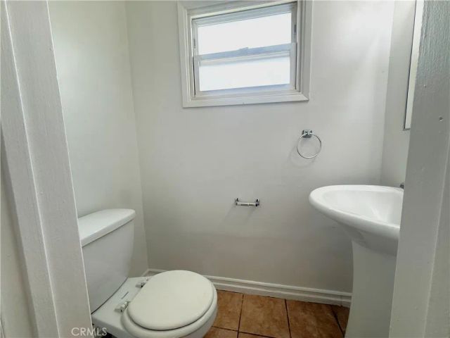 490 Avignon Court, Riverside, CA 92501