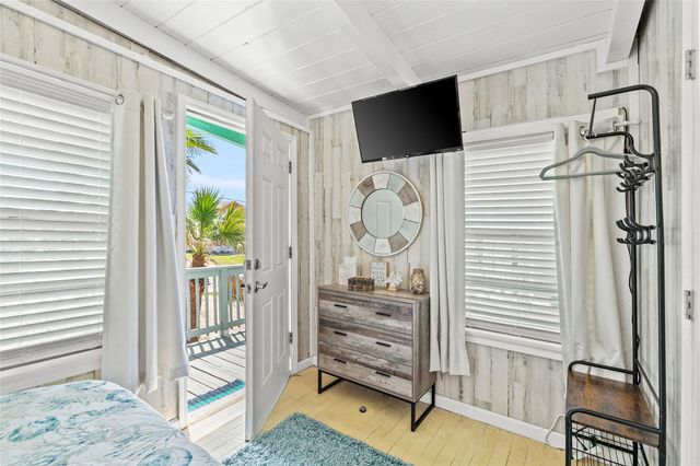 321 Pompano Lane, Surfside Beach, TX 77541