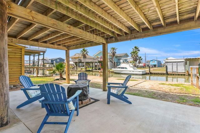 321 Pompano Lane, Surfside Beach, TX 77541