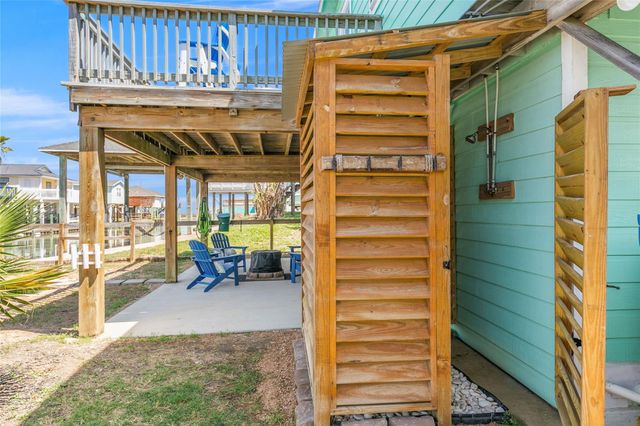 321 Pompano Lane, Surfside Beach, TX 77541