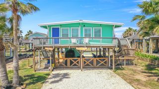 321 Pompano Lane, Surfside Beach, TX 77541