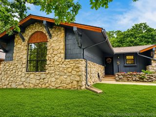2403 W Newton Place, Tulsa, OK 74127
