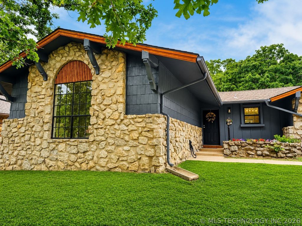 2403 W Newton Place, Tulsa, OK 74127