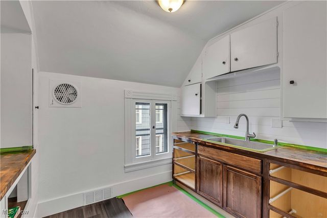 258 Seneca Avenue NE, Warren, OH 44481