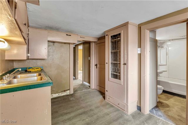 258 Seneca Avenue NE, Warren, OH 44481