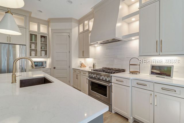 27 Rose Dhu Creek Plantation Dr, Bluffton, SC 29910